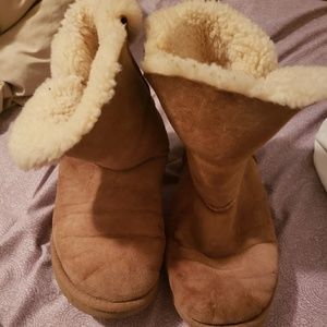 Bailey button uggs